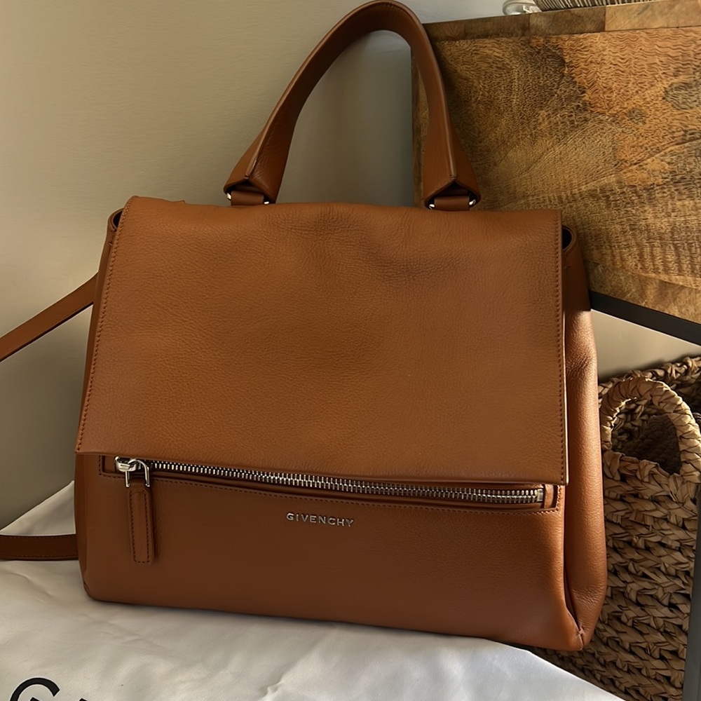Givenchy Medium Pandora Pure in Hazel